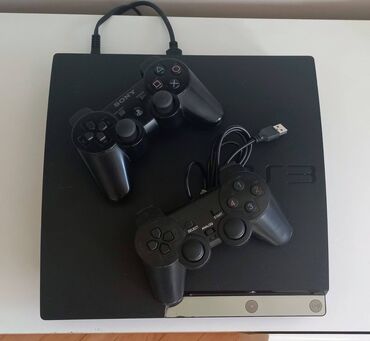 masine za mlevenje mesa: Sony Playstation 3 slim / pun igrica / 2 Džoj Sony Playstation 3 slim