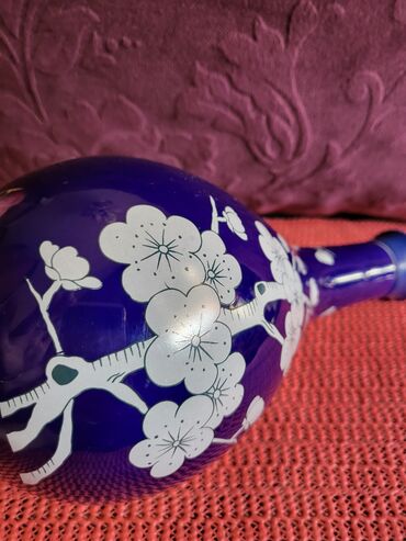 Čaše: Flasa nova za pice porcelan,kobalt,rucno oslikana Kina 1953g. Flasa — 7