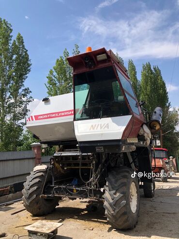 Зерноуборочные комбайны: Комбайн зерноуборочный (самоходный) - Полный комплект основных узлов — 12