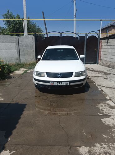 Volkswagen: Volkswagen Passat: 2000 г., 1.6 л, Механика, Бензин, Седан