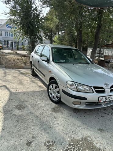 антена на авто: Nissan Almera хэтчбек, серебристый, 5 дверей. Кузов и экстерьер: -