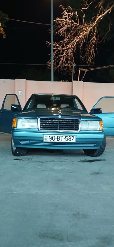 Скупка авто: Mercedes-Benz W201 (190) sedan - Kuzov: 4 qapılı sedan, mavi rəng -