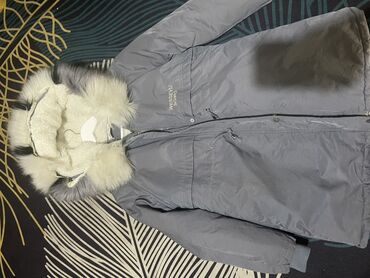 button куртка двухсторонняя: Пуховик, Тизеден, Кытай, Аңтери менен, Капюшону бар, L