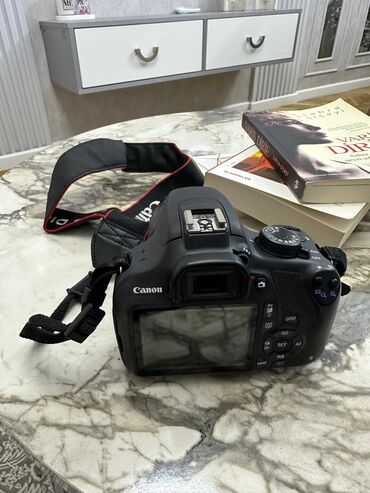 canon 1300d: Ideal veziyyetdedir. Hec bir problemi yoxdur