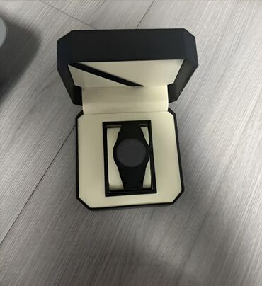 irsad telecom qol saatlari: Minimalist dizayna malik premium qol saatı. - Rəng: tam qara (mat