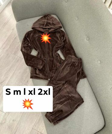 Gornji i donji deo: Ženski plišani trenerka komplet sa kapuljačom - Dvodelni set: gornji — 7