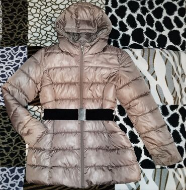женское куртка: Теплая куртка на 8-11 лет, длина рукава 54 см