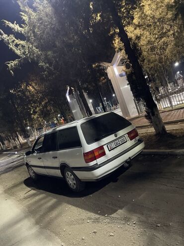 прожектор авто: Volkswagen Passat: 1994 г., 2 л, Механика, Бензин, Универсал