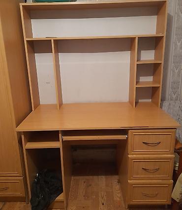 кампютерный столы: Компьютерный стол, Б/у, С полками — 1