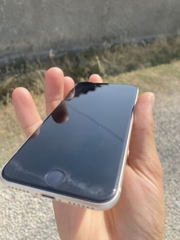 Apple iPhone: IPhone SE 2020, Б/у, 64 ГБ, Белый, Чехол, 76 % — 5
