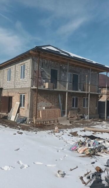 сдам частный дом без посредников рядом просп жибек жолу бишкек: 27 кв. м, 1 бөлмө, Жертөлө, ороо, Забор, тосулган