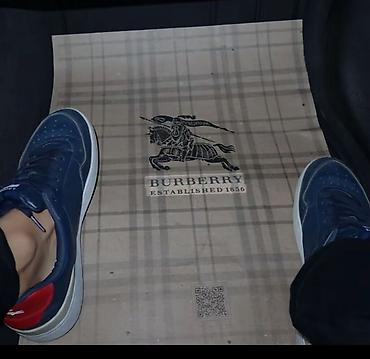 Продаю бумажные коврики BURBERRY Бумажные полики для автомобиля —