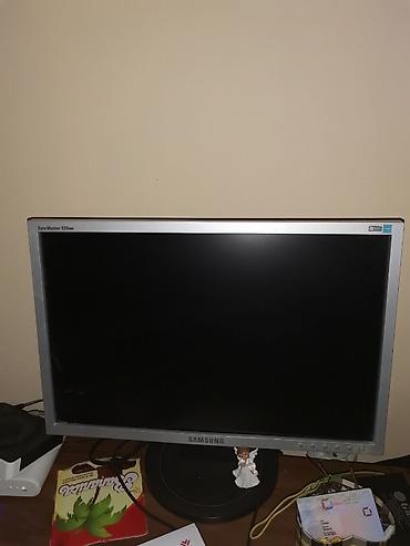 Desktop računari i radne stanice: Na prodaju računar Procesor: AMD A6 - 3670 2.70 GHz dual core Ram:4GB — 3