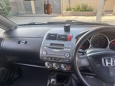 Honda: Honda Fit: 2002 г., Вариатор, Хэтчбэк — 2