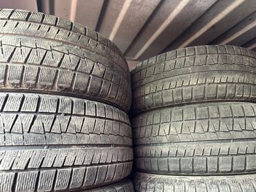 Шины: Шины 215 / 55 / R 17, Зима, Б/у, Комплект, Легковые, Япония, Bridgestone