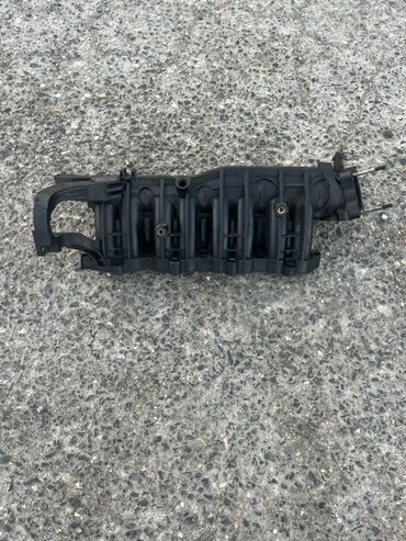 Мотор целиком и ГБЦ: Avtomobil mühərriki üçün hava yığma kollektoru (intake manifold). -