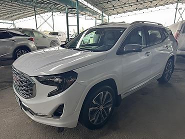 GMC: GMC : 2020 г., 2 л, Автомат, Бензин, Кроссовер — 1