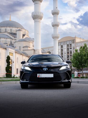 Toyota: Toyota Camry: 2021 г., 2.5 л, Типтроник, Гибрид, Седан