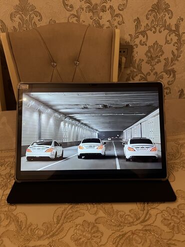 Noutbuk və netbuklar: Teclast T70 tablet. Pokofkadir, donma ve qizmasi qeti yoxdur. 256 Gb