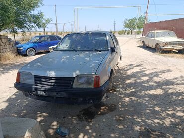 opel matoru satilir: Opel Ascona 1.6 sadə matoru karofqası superdi heç bir prablemi yoxdu