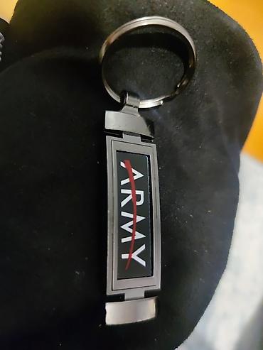 Breloklar: Metal açarlıq – “ARMY” yazılı - Material: Paslanmayan metal gövdə və — 2