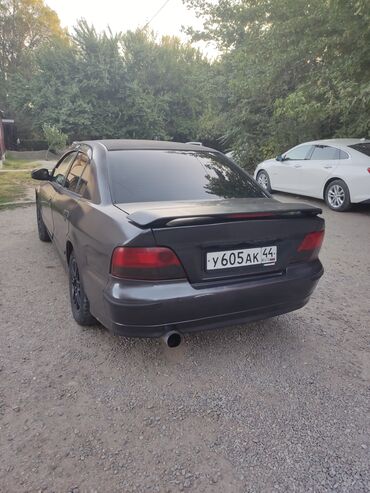 машина тайота: Mitsubishi Galant: 2001 г., 1.9 л, Автомат, Бензин, Седан