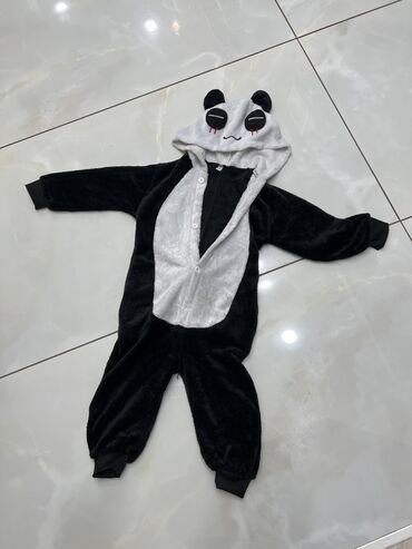 детская шапка с хомутом: Панда. Кигуруми на 2-4 года.Цена 200 с