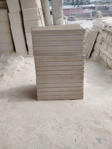 Dekorativ daşlar: Hər qiymete təbii aglay daşlar 3 Azn den başlayan qiymətlərlə Təbii — 9