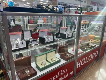 аренда мини футбольный поле: Сдам витрины (пол-островка) в Beta Stores 2, 3-й этаж. В наличии 5