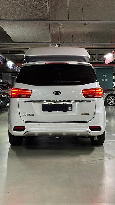 Kia: Kia Carnival: 2019 г., Минивэн — 3