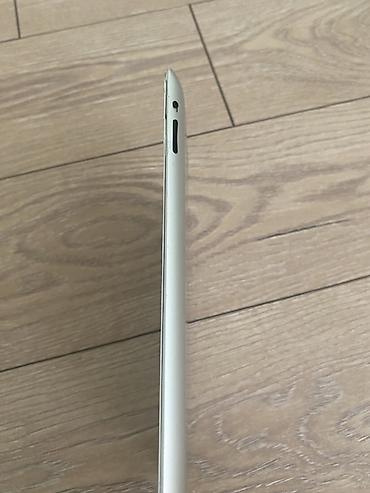 ipad case: İşlənmiş Apple iPad 3 (2012), 9,7", < 64 GB, Ünvandan götürmə — 2