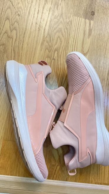 Кроссовки и спортивная обувь: Кроссовки, 40, Puma, Б/у, цвет - Розовый, Самовывоз