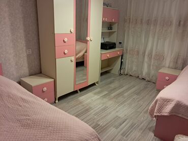 yeni doğulmuş uşaq üçün hədiyyə: Qız üçün, İşlənmiş, 2 təknəfərlik çarpayı, Yazı masası, Dolab, 2 tumba
