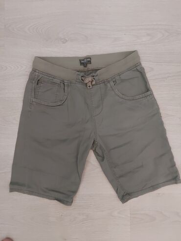 terranova zenske pantalone: Šorcevi Terranova, L (EU 40), bоја - Siva