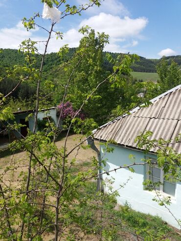 sumqayit 12 mkr ev satilir: 5 otaqlı, 101 kv. m, Orta təmir