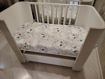 lay lay matras: Uşaq beşiyi – ağ rəngdə, təhlükəsiz barmaqlıqlı model - Rəng və — 4