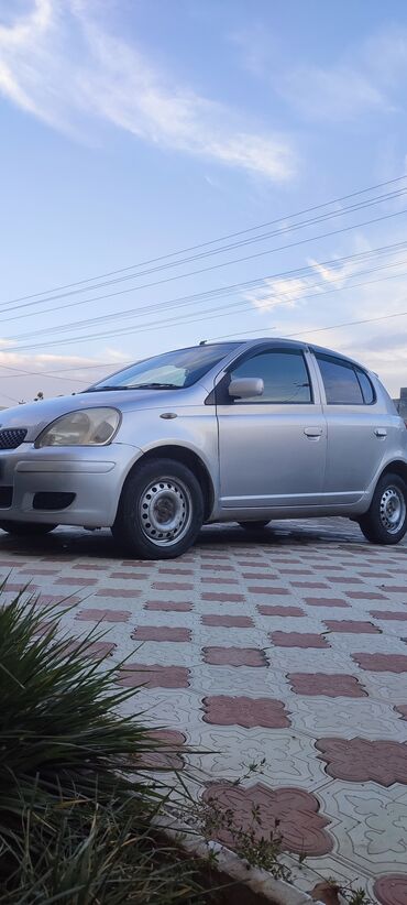 машина приус: Toyota Vitz: 2003 г., 1.3 л, Автомат, Бензин, Седан