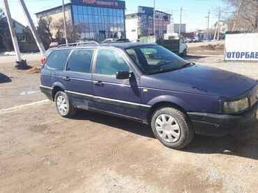 срочно продаю машину: Volkswagen Passat: 1991 г., 1.8 л, Механика, Бензин, Универсал