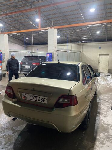 Daewoo: Daewoo Nexia: 2011 г., 1.6 л, Механика, Газ, Седан