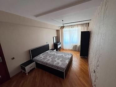 qarayev: Nizami rayonu, Qara Qarayev metrosunun çıxışı, Nəbz Klinikasının — 4