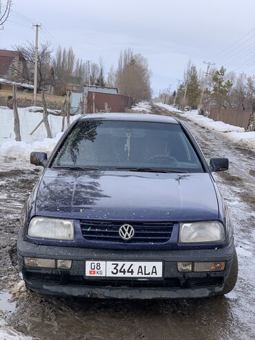 Volkswagen: Volkswagen Vento: 1993 г., 1.8 л, Механика, Бензин, Седан