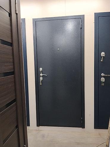 Двери для домов и квартир, Металлическая, Одностворчатая, Правосторонняя, цвет - Серый at lalafo.kg Двери для домов и квартир, Металлическая, Одностворчатая, Правосторонняя, цвет - Серый