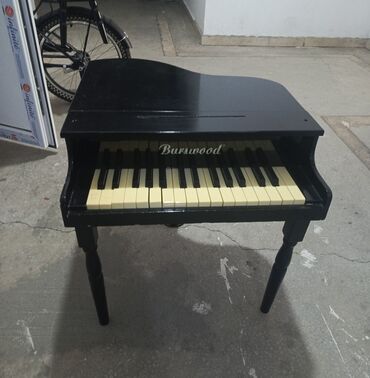generator mini: Mini pianino