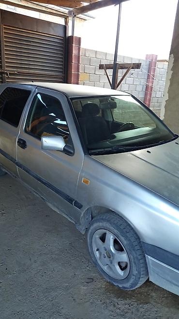 2 9 тди: Volkswagen Golf: 1992 г., 1.8 л, Кол менен иштөөчү, Бензин, Хетчбек — 3