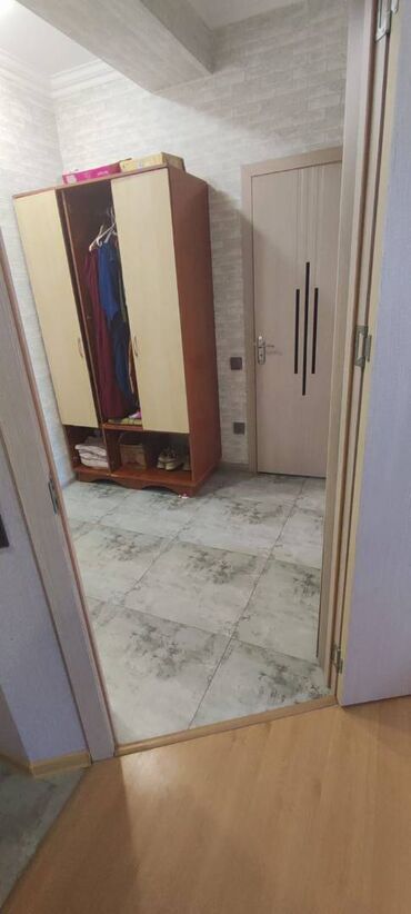 Uzunmüddətli kirayə mənzillər: Mənzil tam əşyalı kirayə verilir. 14.12 mərtəbə, 58 kv, 1 otaq, (1-2 — 9