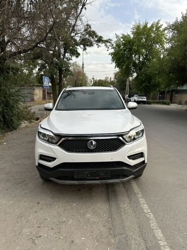 цены на аккумуляторы в бишкеке: Белый пикап SsangYong Rexton с вместительным грузовым отсеком и