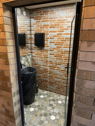 Restoran, kafelər: Tolstoy Pub icarəyə verilir. obyektdə bütün avadanlıqlar var və işlək — 9