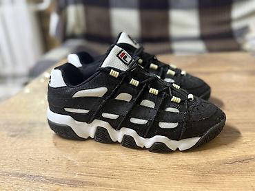 Мужские кроссовки, 43, Fila, Б/у, цвет - Черный, Самовывоз