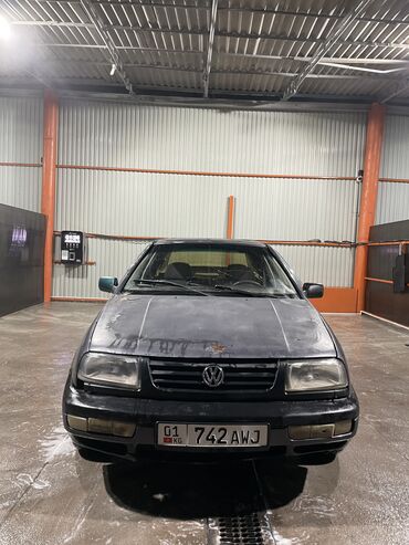 Volkswagen: Volkswagen Vento: 1994 г., 2 л, Механика, Бензин, Седан — 2