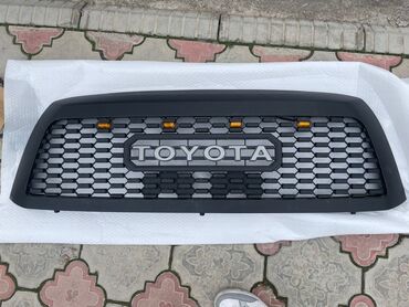 Передний Бампер Toyota 2022 г., Б/у, цвет - Черный, Оригинал